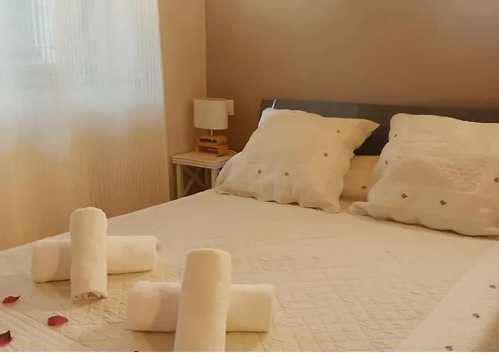 Le Plgeonnier- Climatisation - Parking - Terrasse