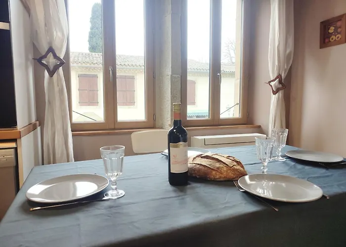 Le Plgeonnier- Climatisation - Parking - Terrasse *